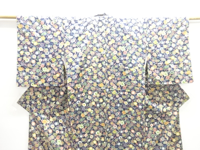  菊唐草模様小紋着物